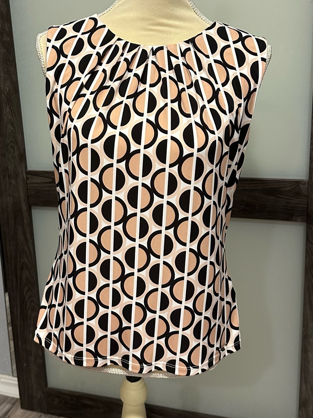 Calvin Klein Tan Beige Black Sleeveless Blouse Pleated Neck Medium Geometric